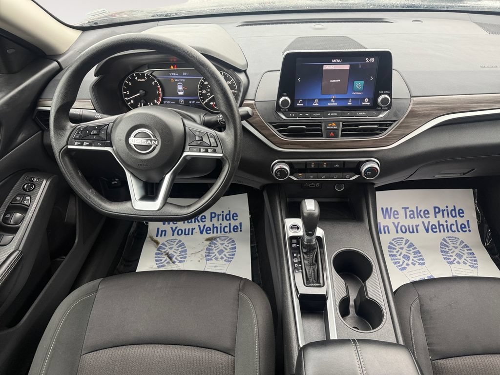 Used 2025 Nissan Altima 2.5 SV FWD image 10