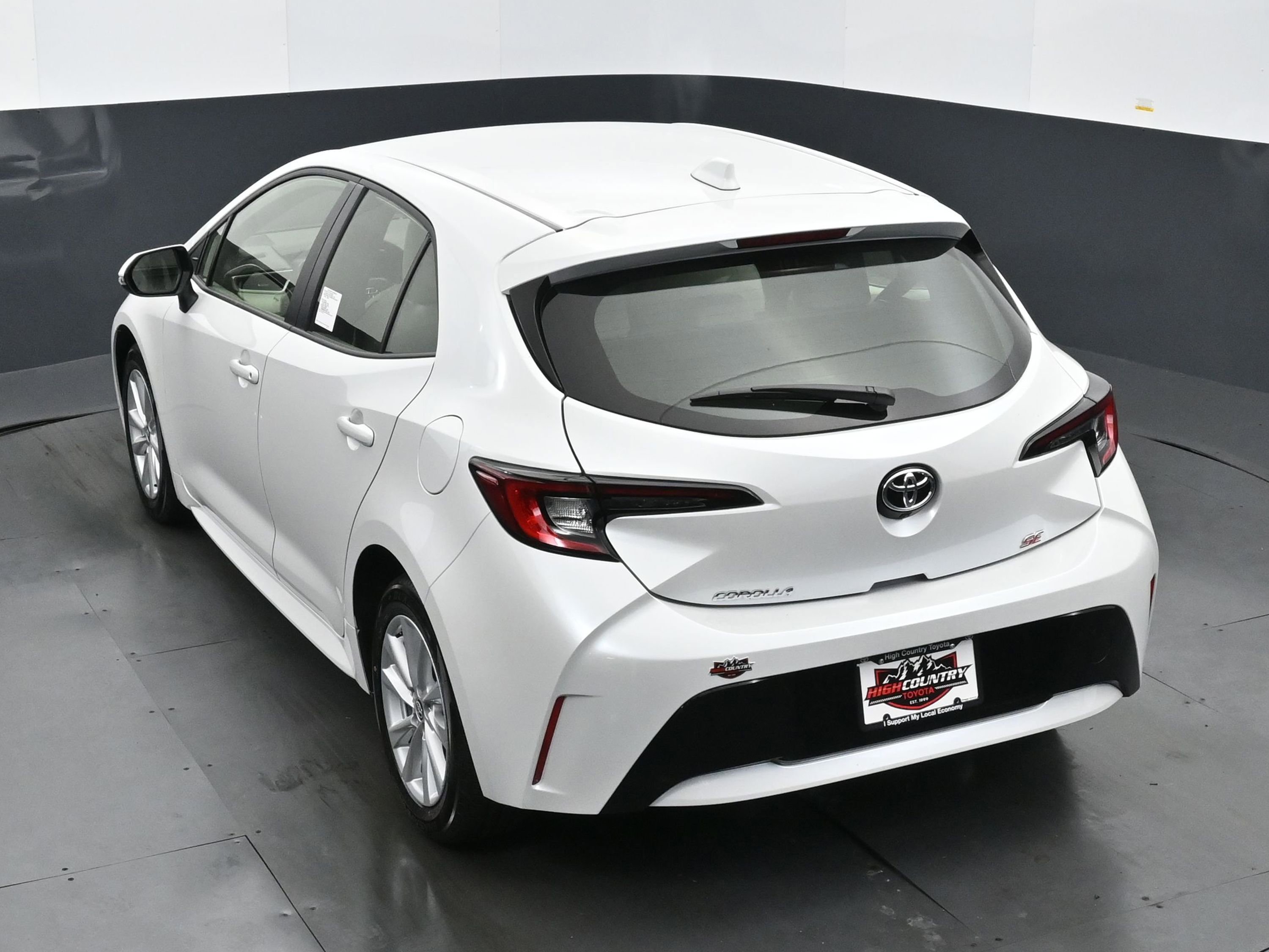 Used 2025 Toyota Corolla SE image 31