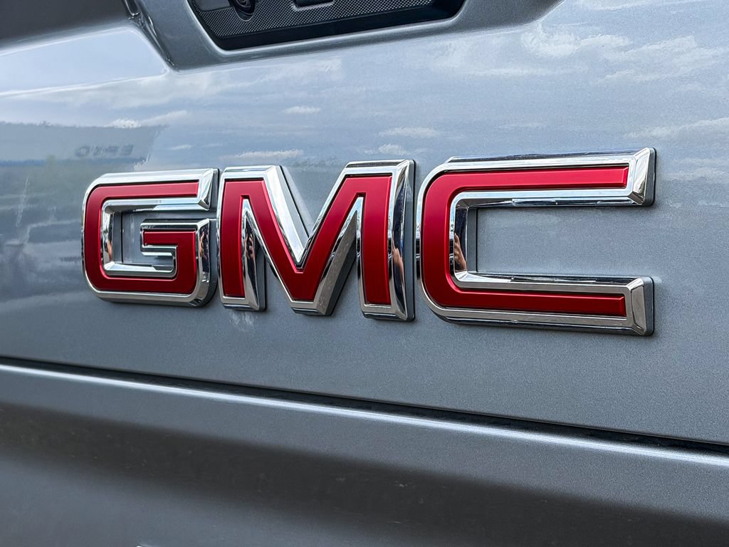 Certified 2025 GMC Sierra 1500 Denali w/ Technology Package AWD/4WD image 9
