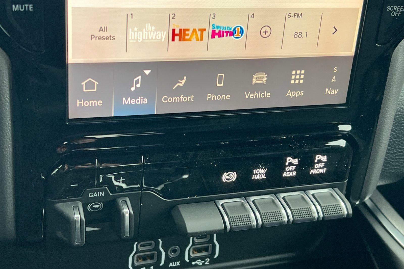 New 2026 RAM 3500 Big Horn AWD/4WD image 19
