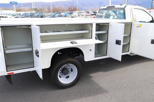 Used 2024 Ford F550 4x4 Regular Cab Super Duty image 11