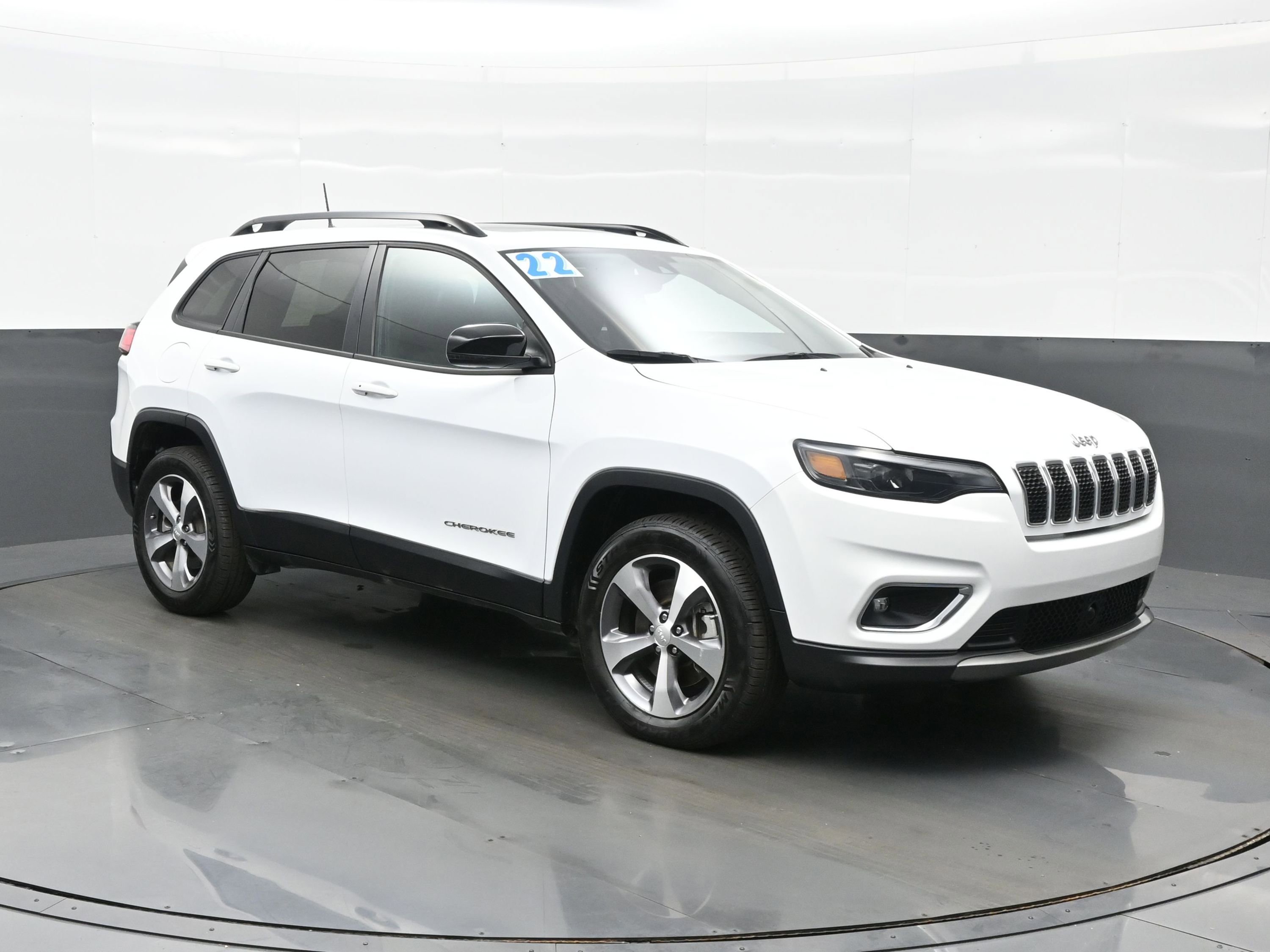 Used 2022 Jeep Cherokee Limited image 8