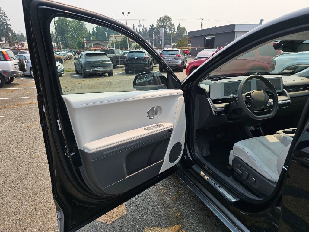 Used 2023 Hyundai Ioniq 5 Limited w/ Cargo Package AWD/4WD image 18