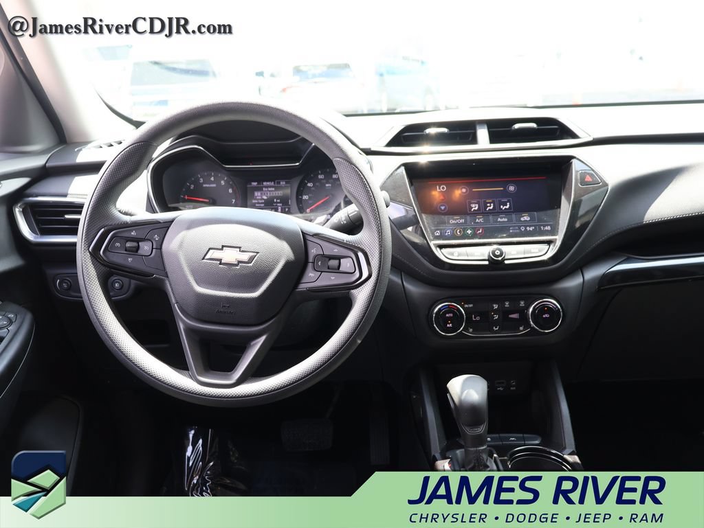 Used 2023 Chevrolet TrailBlazer LT w/ Convenience Package FWD image 17