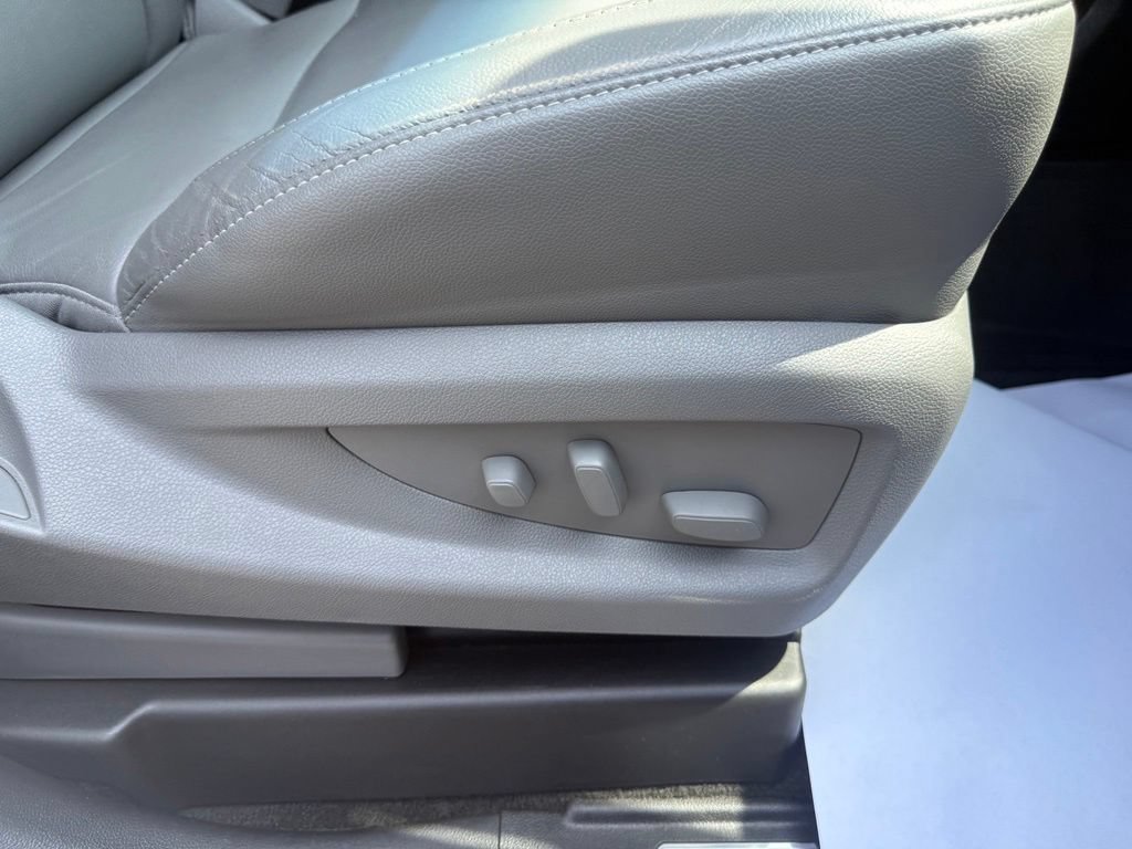 Used 2018 Chevrolet Tahoe LT w/ Luxury Package AWD/4WD image 56