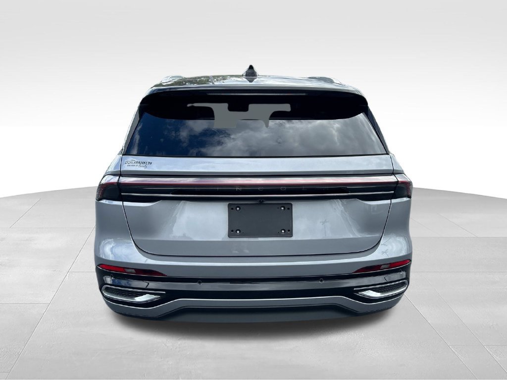 Used 2025 Lincoln Nautilus Reserve AWD/4WD image 4