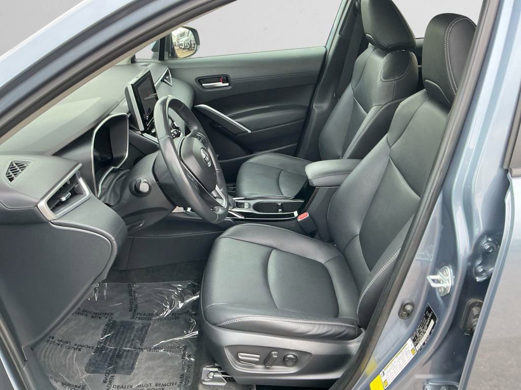 Used 2024 Toyota Corolla Cross XLE image 9