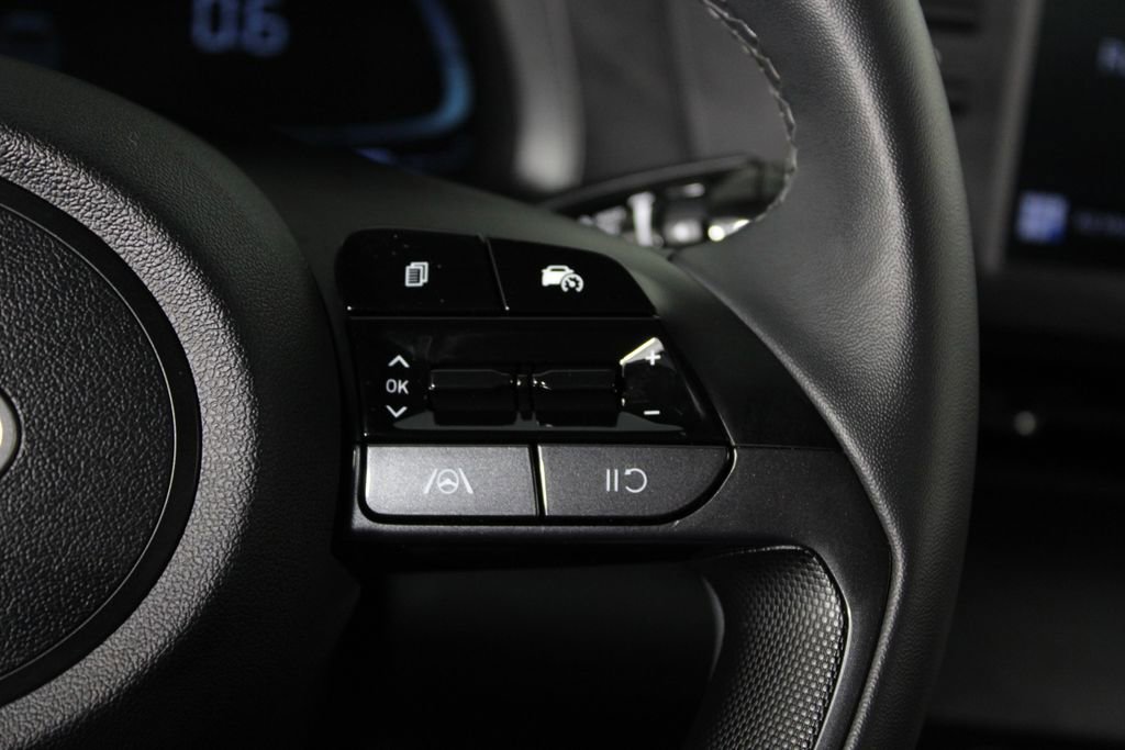 Used 2026 Hyundai Elantra Sport image 27