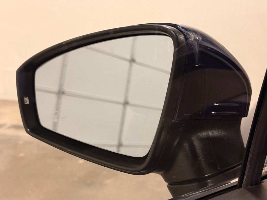 Used 2022 Volkswagen Tiguan SE image 13