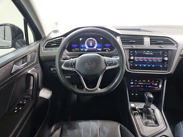 Used 2023 Volkswagen Tiguan SE FWD image 22