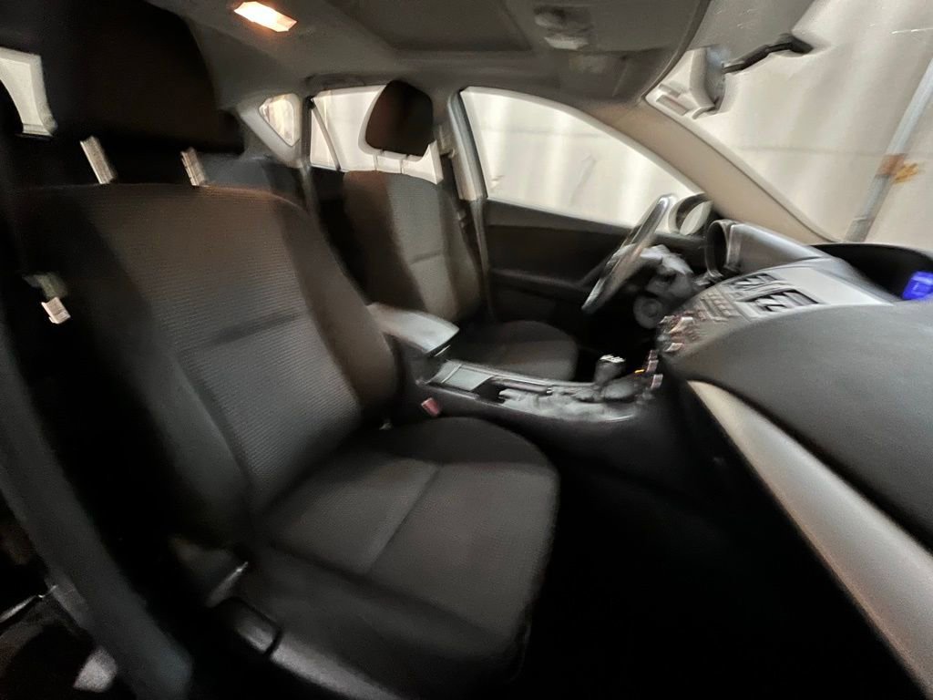 Used 2013 MAZDA MAZDA3 i Touring w/ Preferred Equipment Pkg image 11