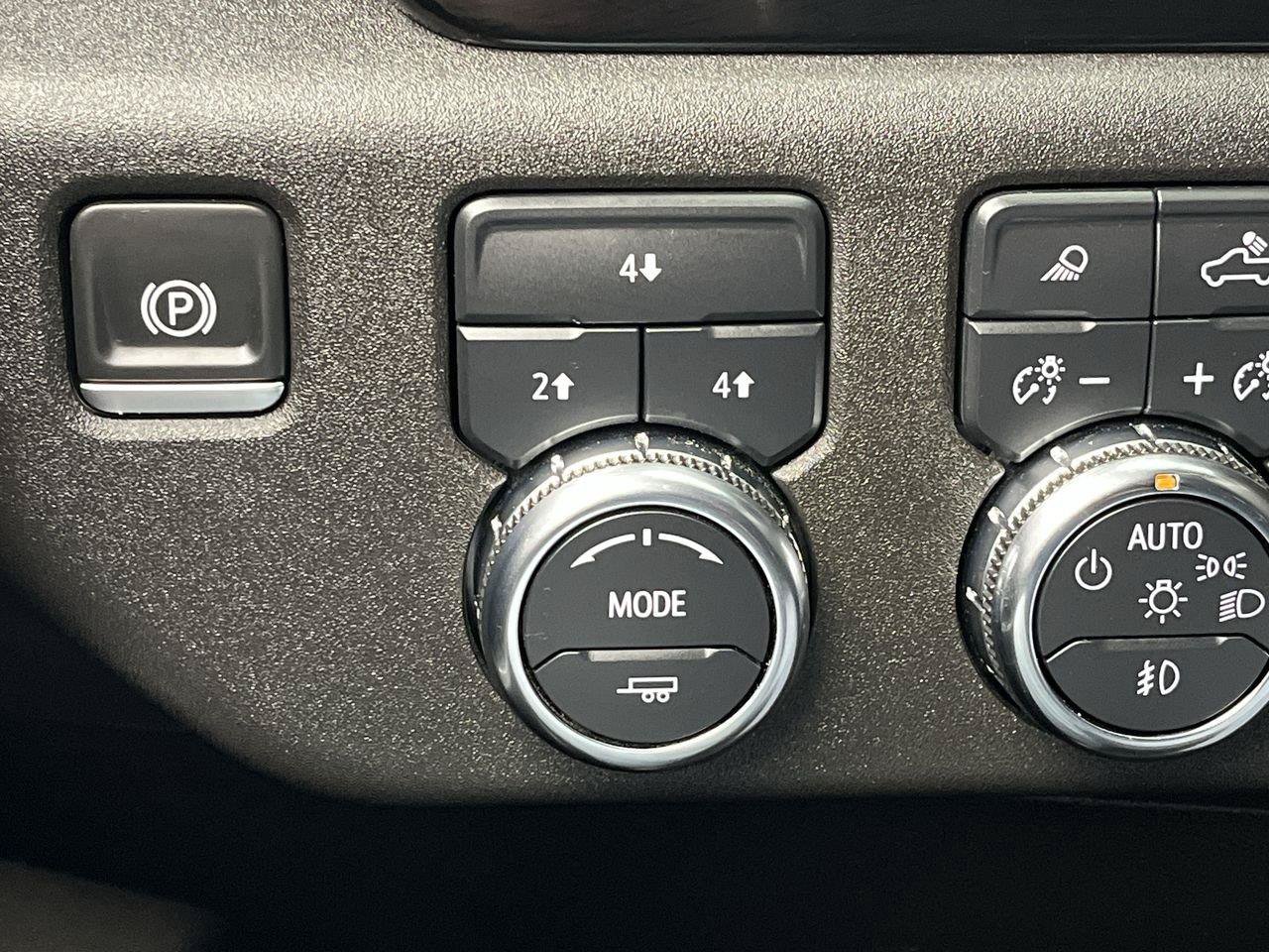 Certified 2025 GMC Sierra 2500 SLE w/ SLE Value Package; AWD/4WD image 17