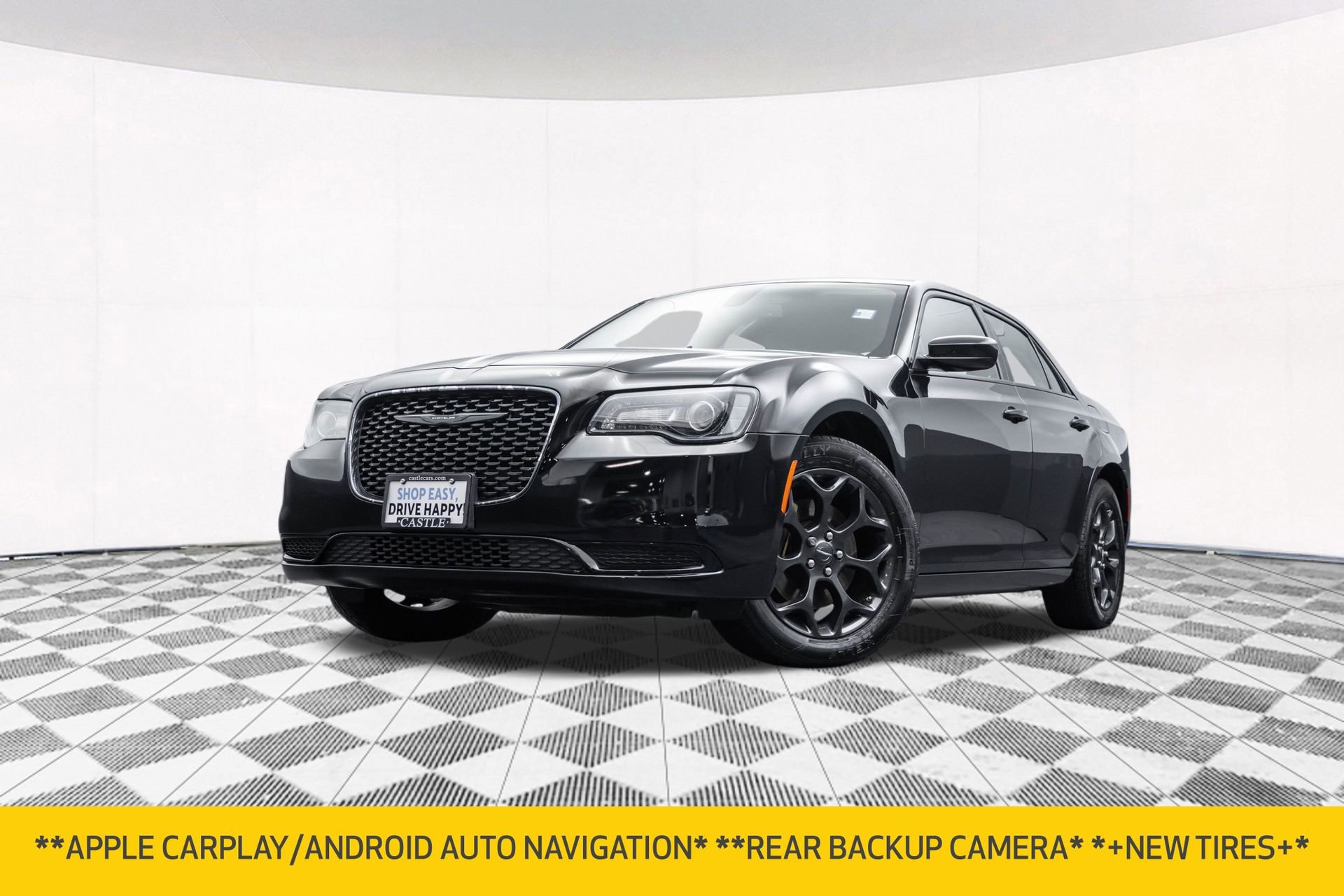 Used 2022 Chrysler 300 Touring w/ Sport Appearance Package image 2