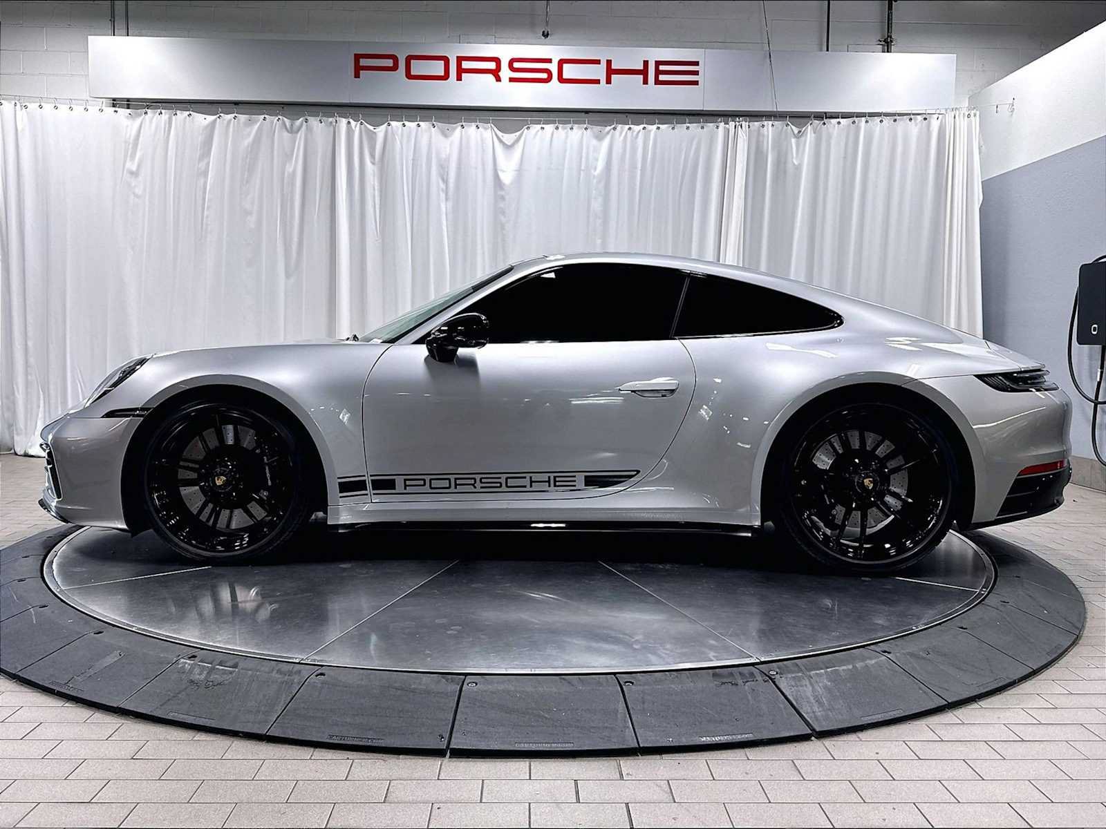 Used 2024 Porsche 911 Carrera GTS RWD image 2