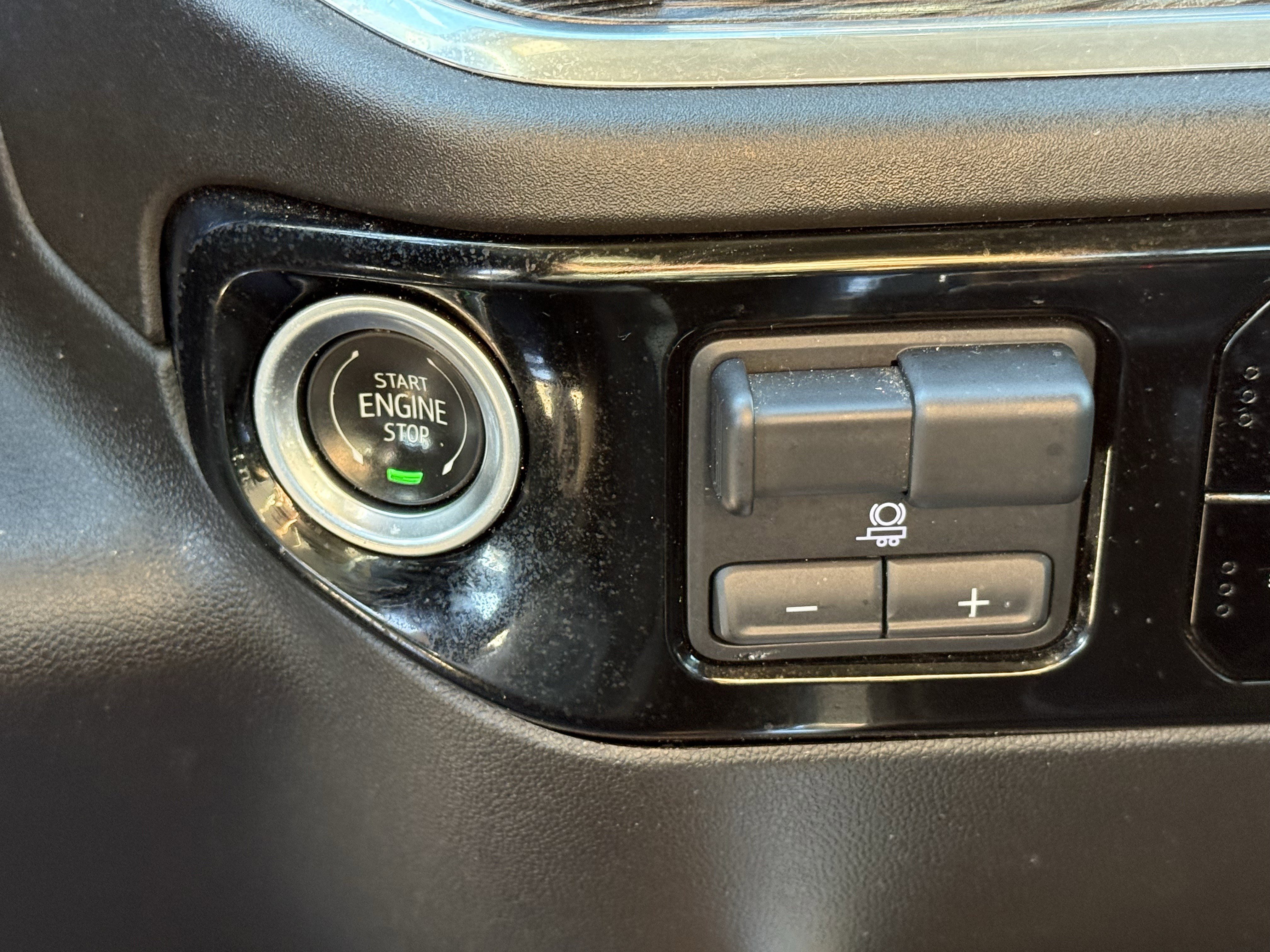 Used 2025 Chevrolet Silverado 1500 RST image 23