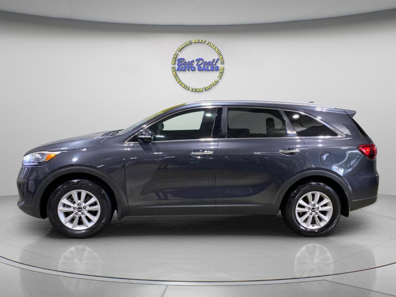 Used 2019 Kia Sorento FWD w/ LX Convenience Package image 2