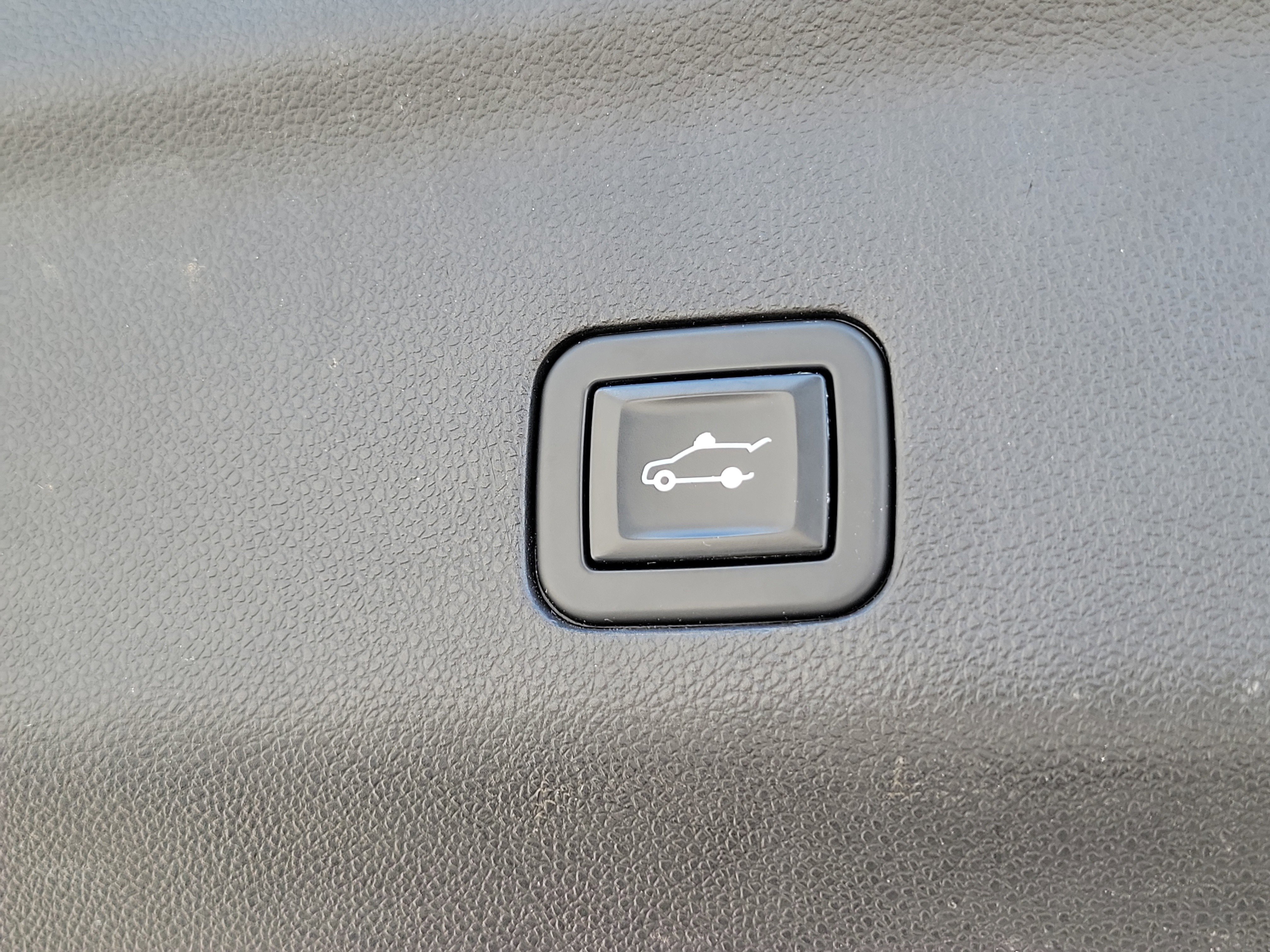 Used 2021 Chevrolet Suburban Z71 w/ Luxury Package image 11