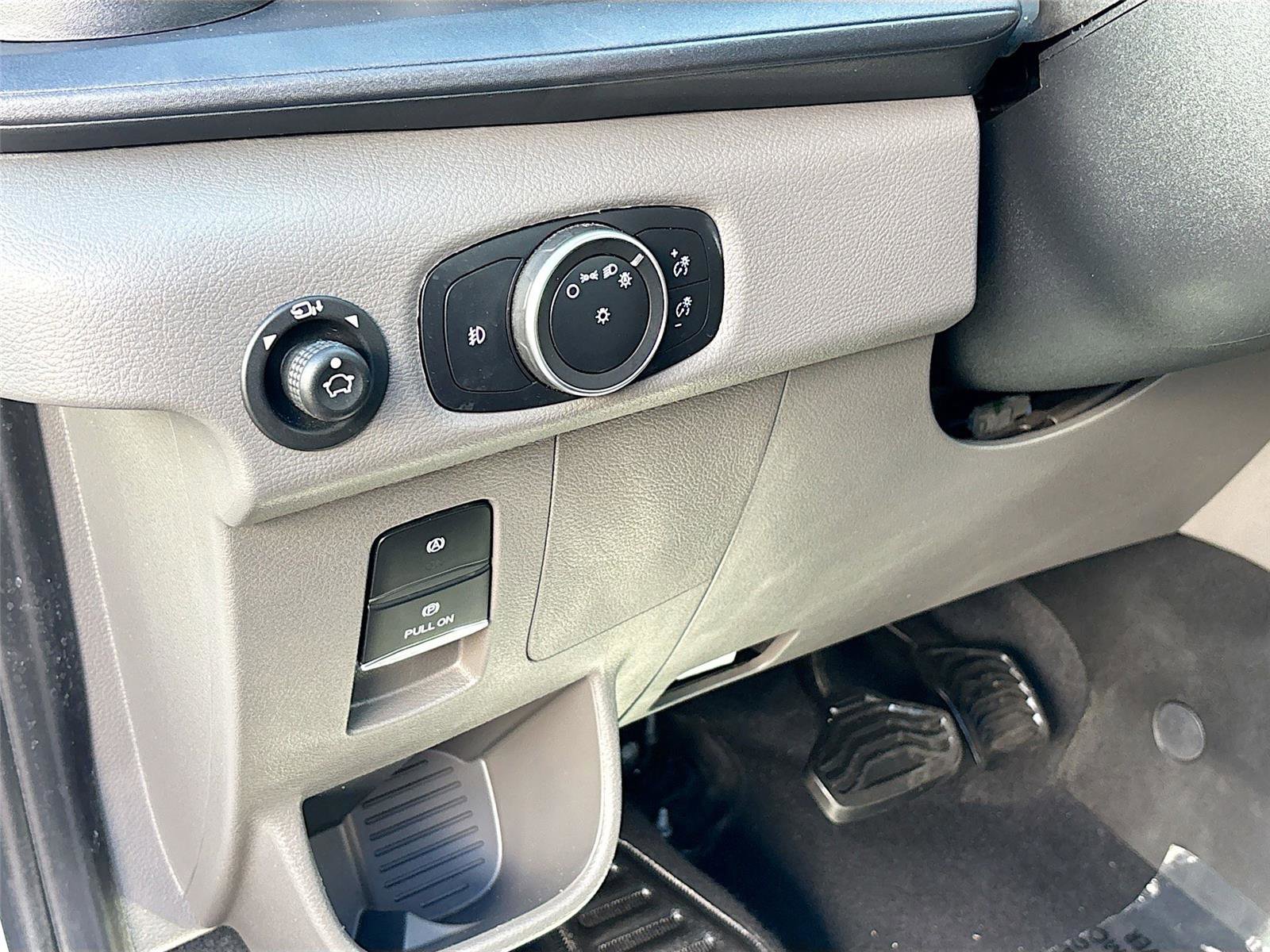 Used 2023 Ford Transit 350 XLT RWD image 11