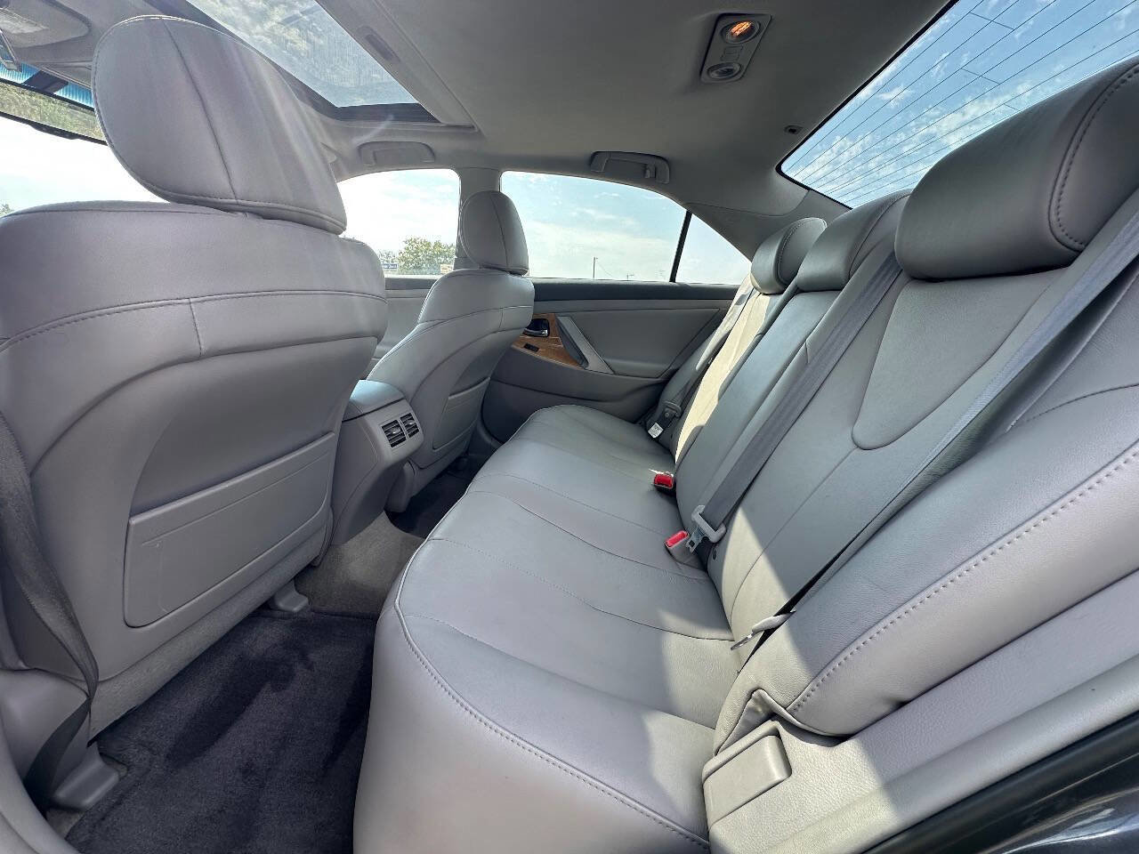 Used 2007 Toyota Camry XLE image 16