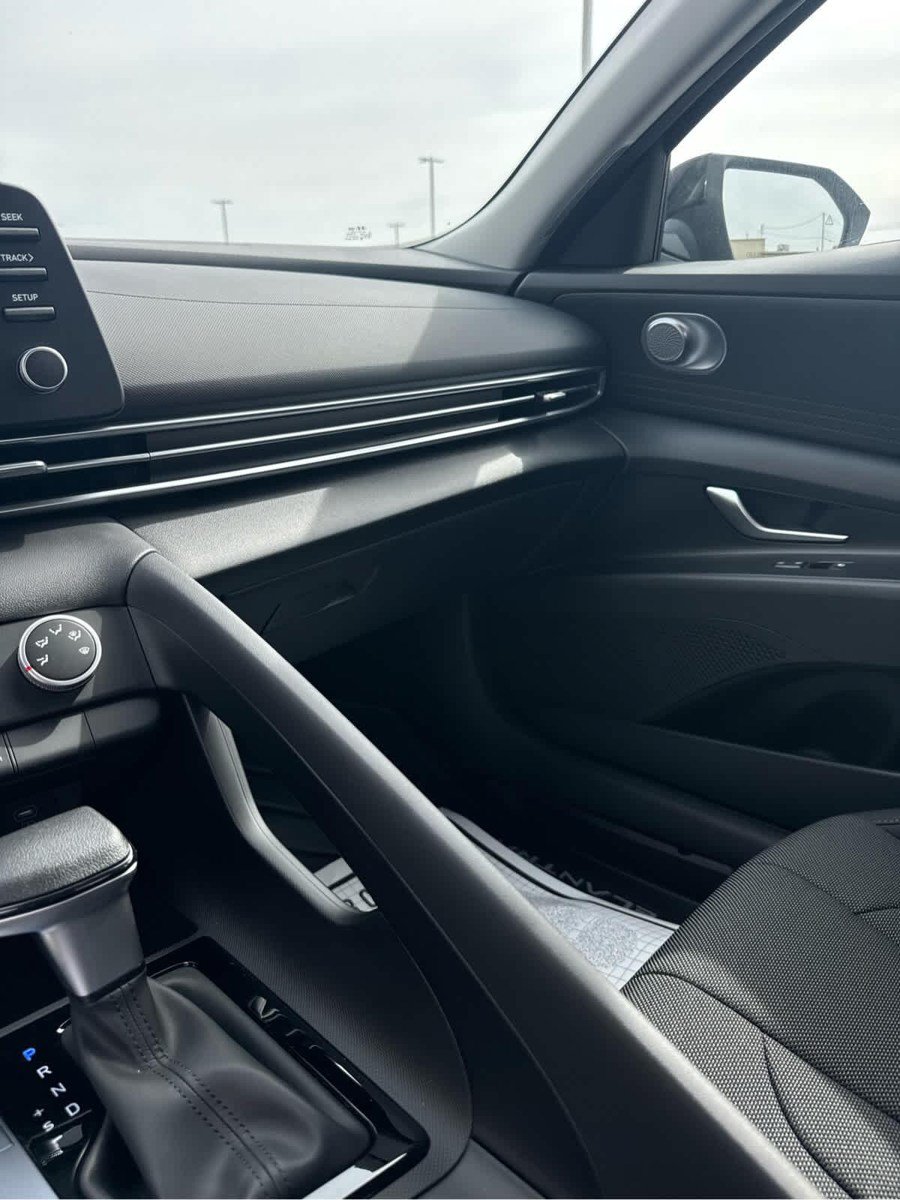 New 2026 Hyundai Elantra SE FWD image 36