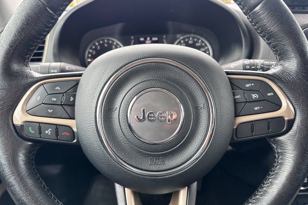 Used 2015 Jeep Renegade Latitude w/ Cold Weather Group II AWD/4WD image 27