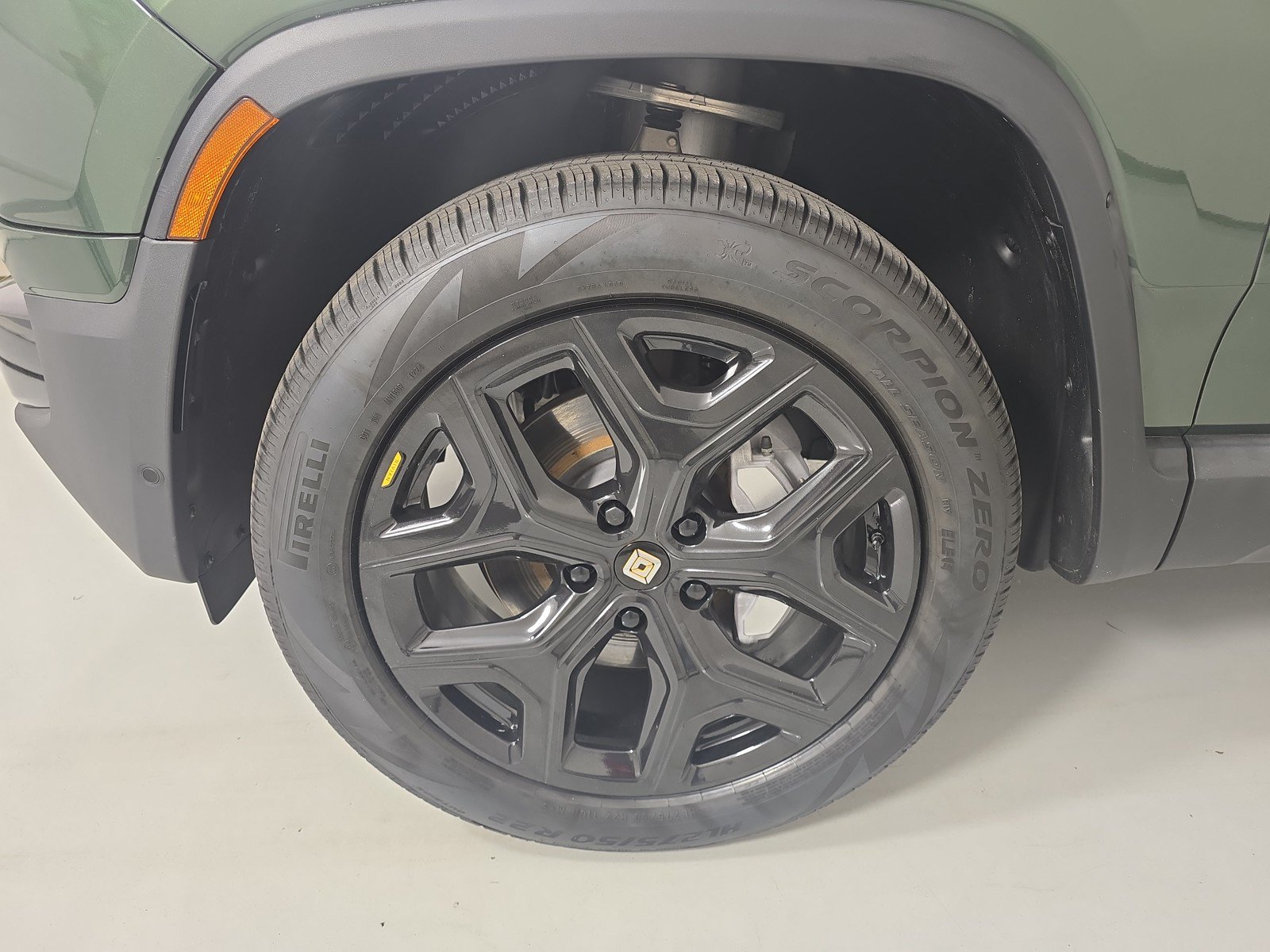Used 2023 Rivian R1T Adventure AWD/4WD image 9