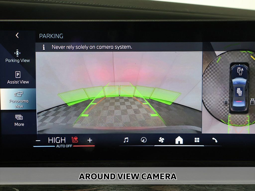 Used 2025 BMW 740i xDrive image 7