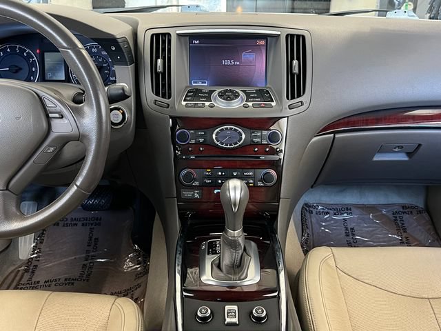 Used 2014 INFINITI Q60 Convertible w/ Premium Package RWD image 32