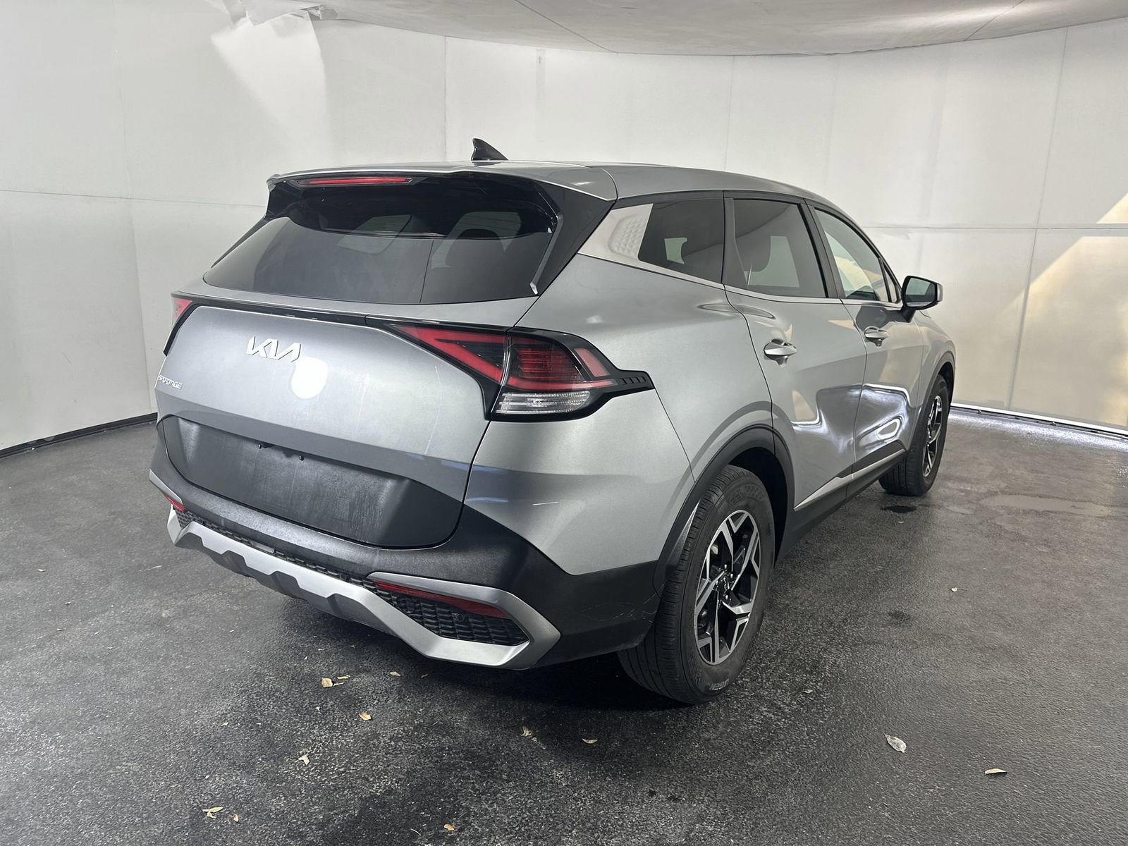 Used 2023 Kia Sportage LX image 8