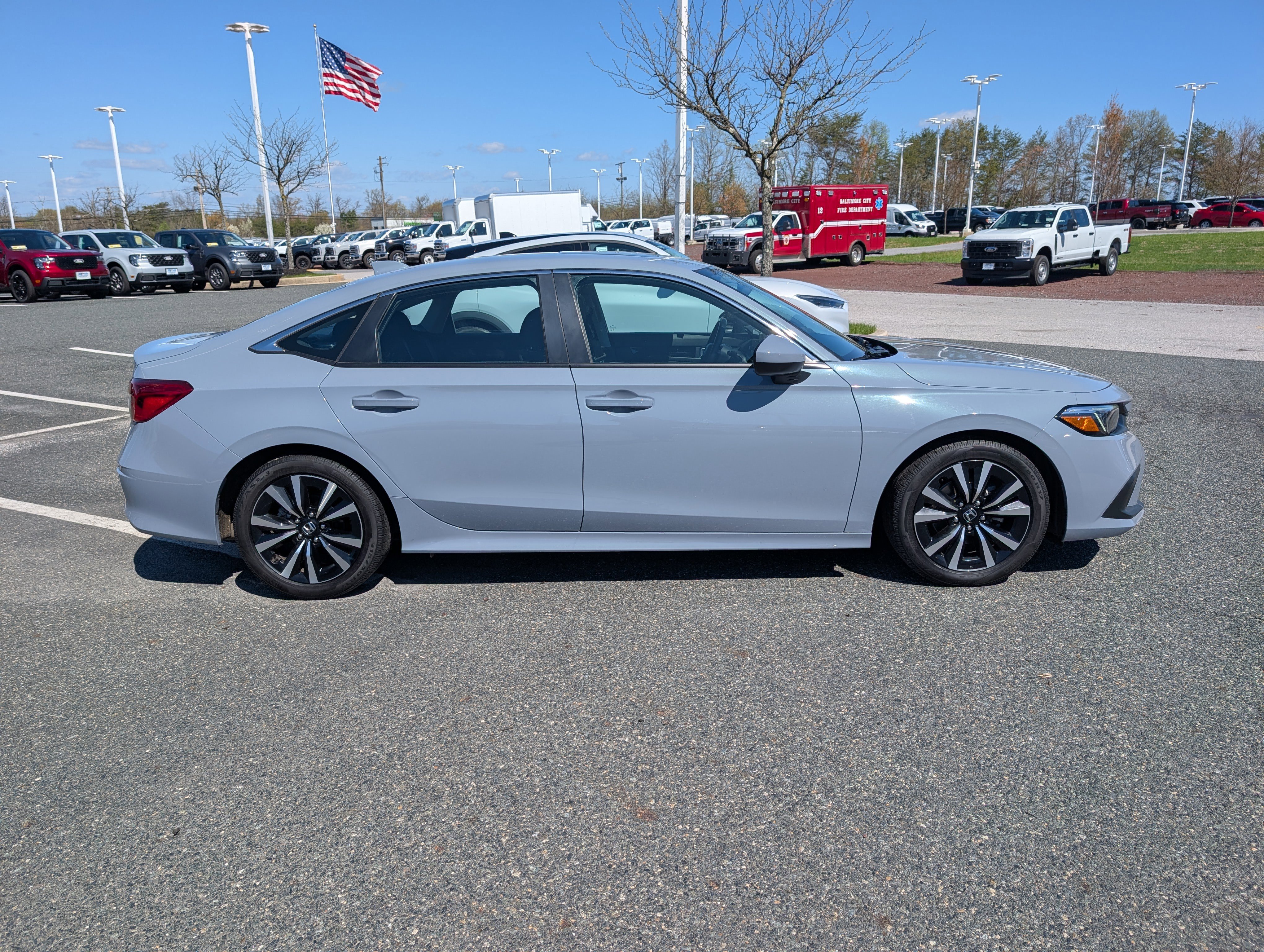 Used 2024 Honda Civic EX image 2