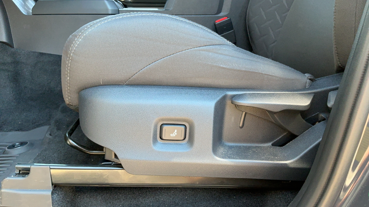 Used 2025 Toyota Tacoma SR5 AWD/4WD image 19