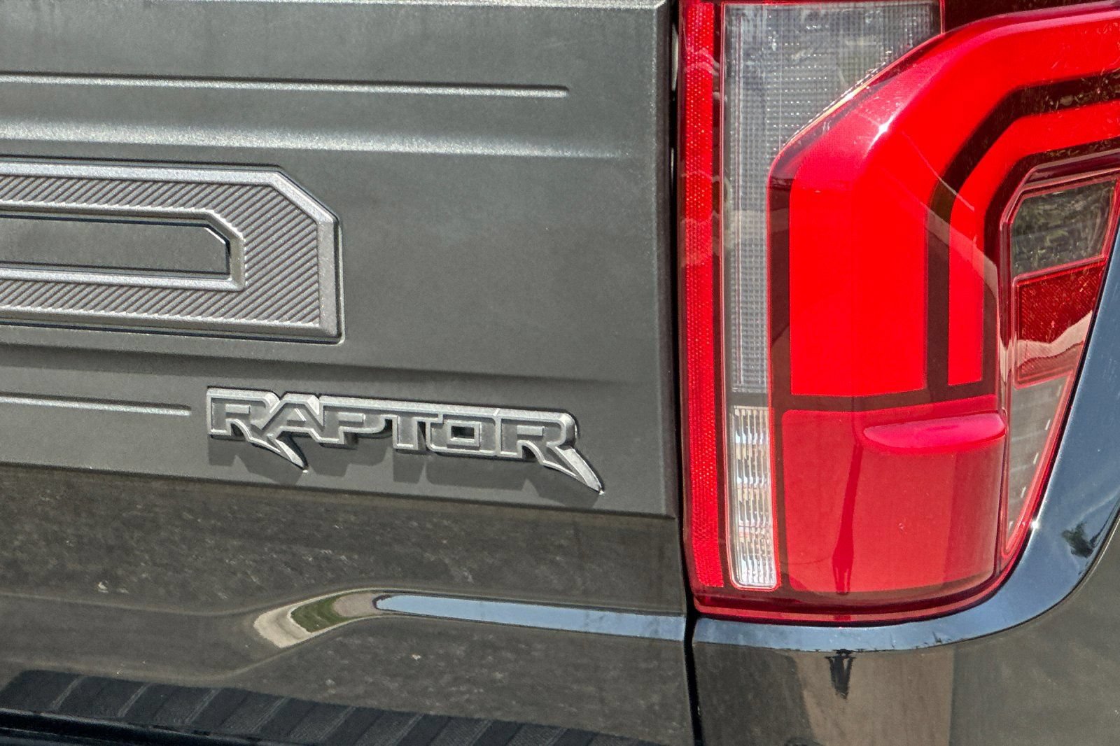 Used 2025 Ford F150 Raptor AWD/4WD image 28