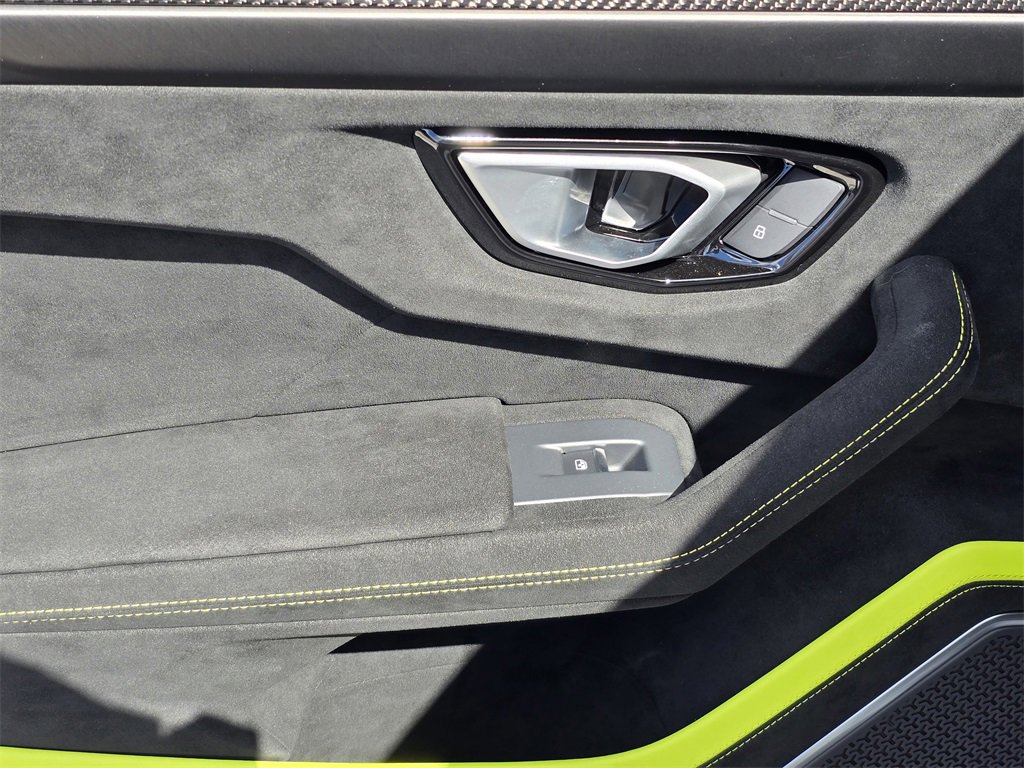 Used 2024 Lamborghini Urus Performante image 11