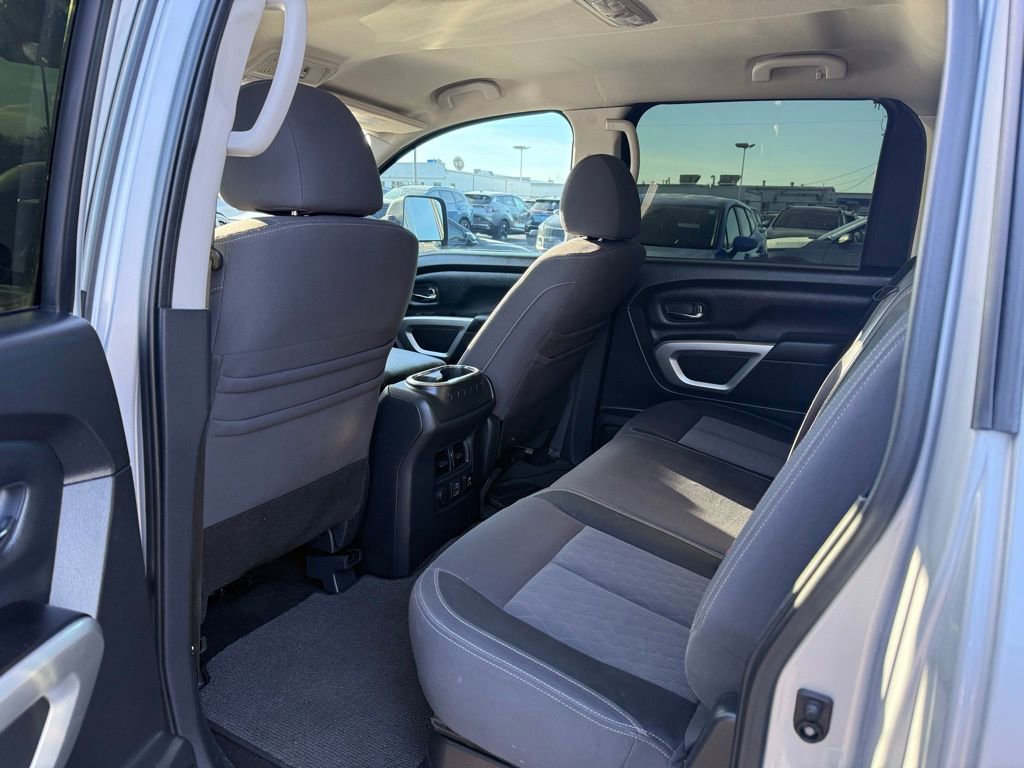 Used 2020 Nissan Titan SV w/ SV Convenience Package image 12