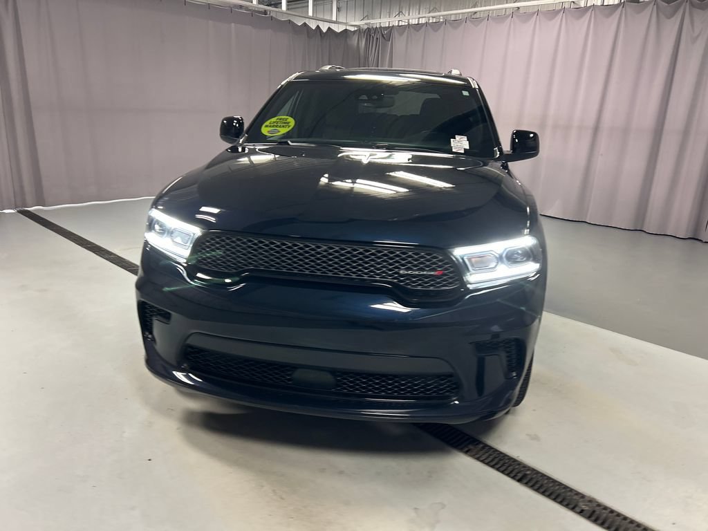 Used 2024 Dodge Durango SXT w/ SXT Blacktop Group AWD/4WD image 2