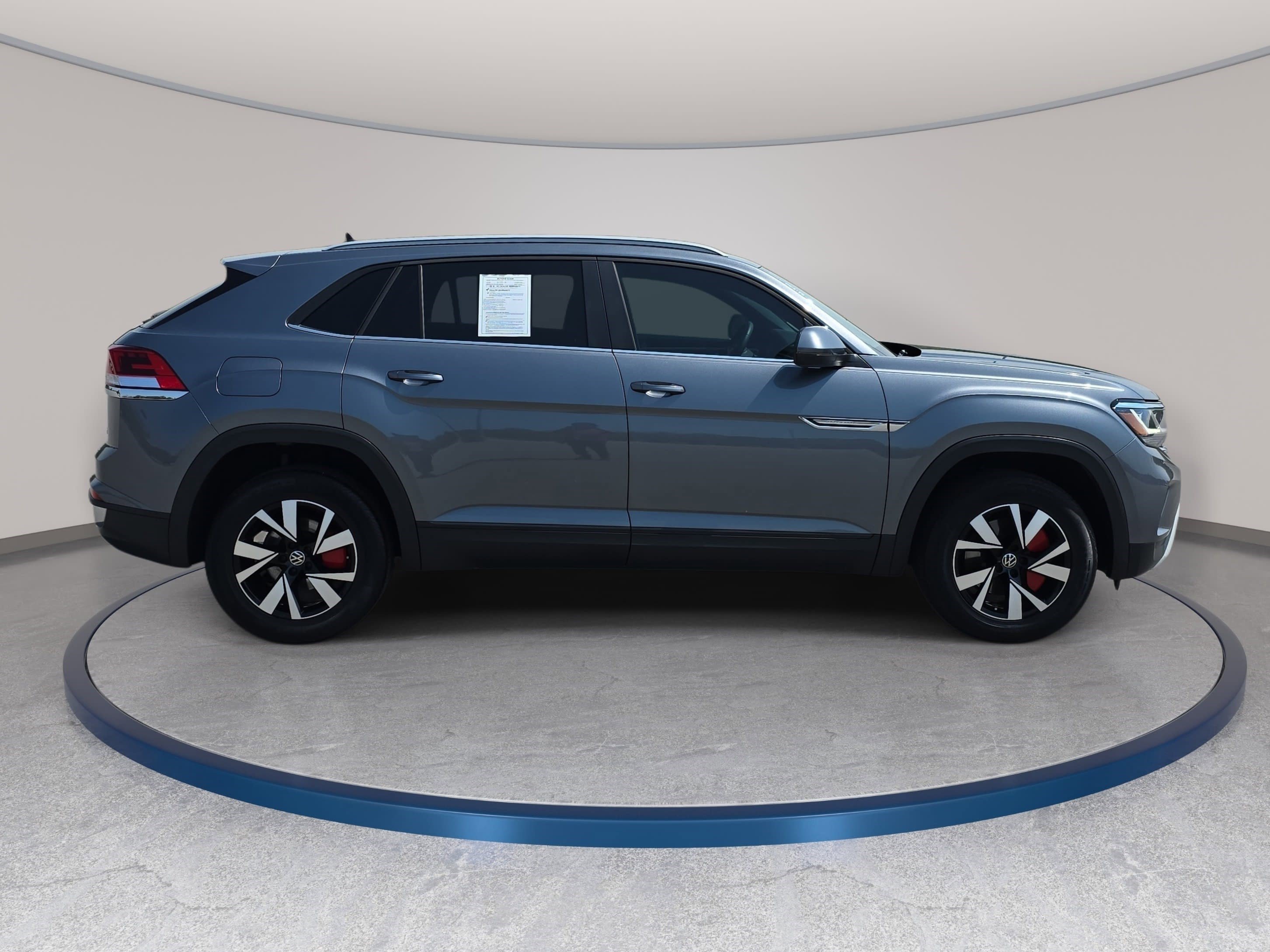 Used 2022 Volkswagen Atlas Cross Sport SE AWD/4WD image 4