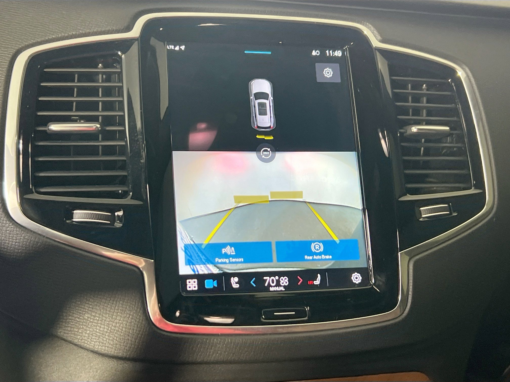 Used 2023 Volvo XC90 B6 Plus w/ Protection Package Premier image 14