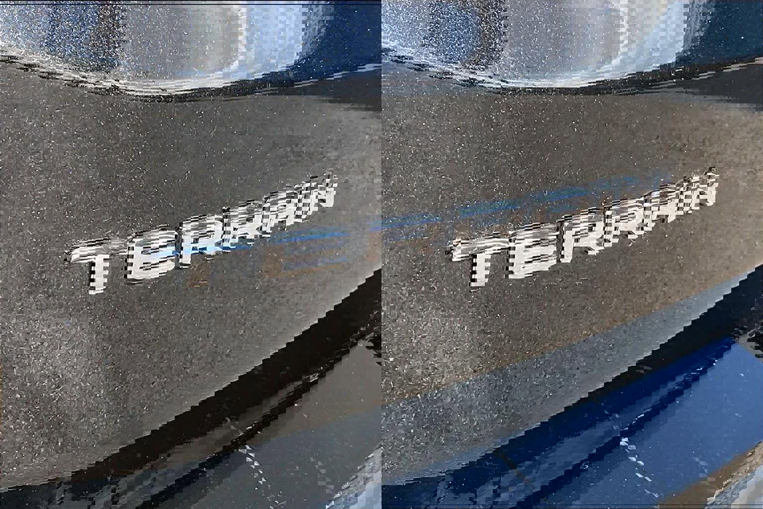 Used 2024 GMC Terrain SLE image 30