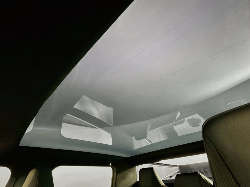 Used 2024 Tesla Cybertruck AWD Crew Cab image 19