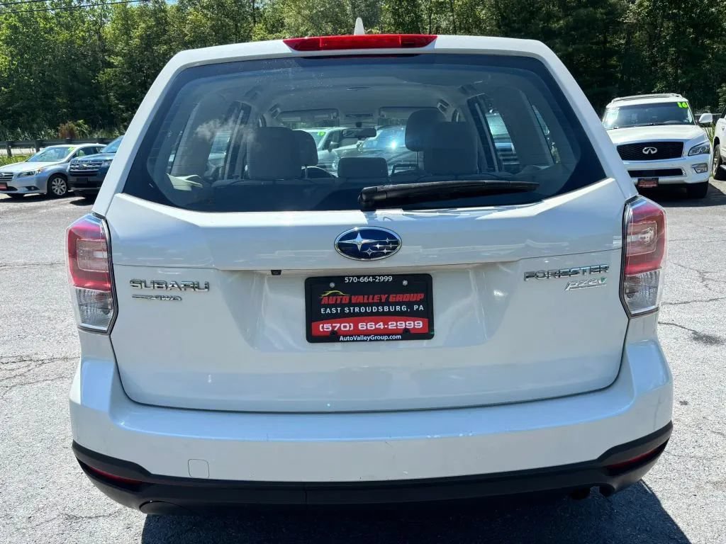 Used 2017 Subaru Forester 2.5i AWD/4WD image 7