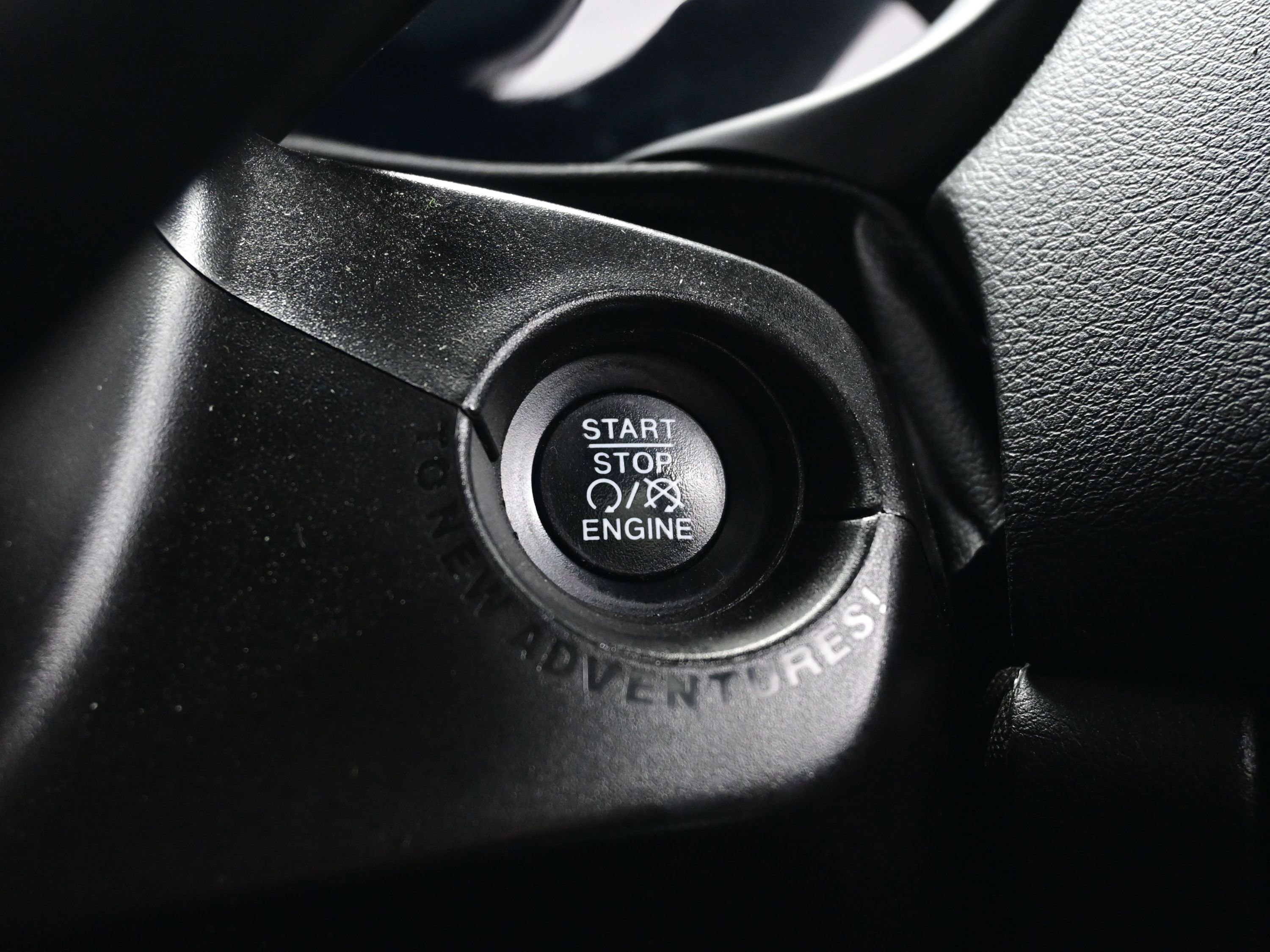 Used 2018 Jeep Renegade Latitude w/ Cold Weather Group image 20