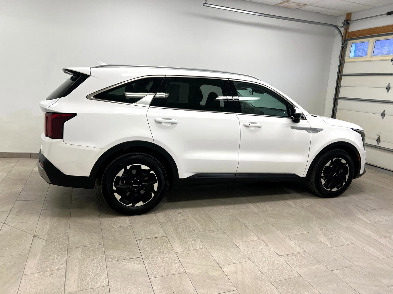 Used 2024 Kia Sorento S image 12