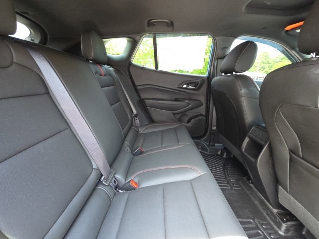 Used 2025 Chevrolet Trax RS w/ Sunroof Package FWD image 13