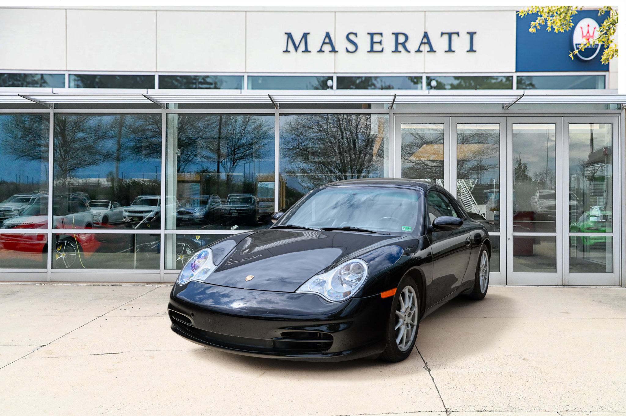 Used 2004 Porsche 911 Carrera RWD image 1