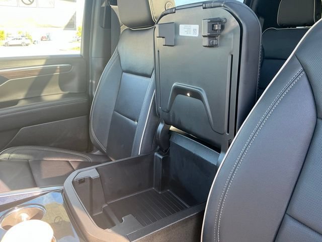New 2026 Chevrolet Suburban Premier w/ Sun And Tow Package AWD/4WD image 32