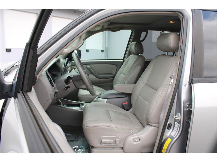 Used 2001 Toyota Sequoia Limited RWD image 8