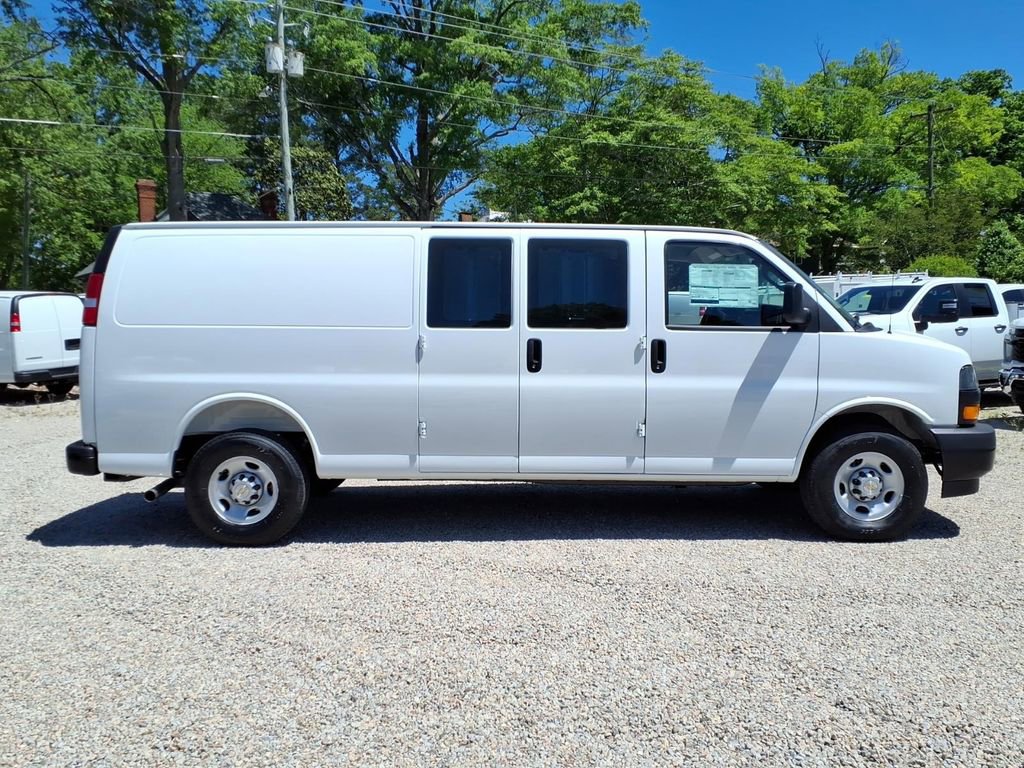 New 2026 Chevrolet Express 2500 Extended RWD image 11