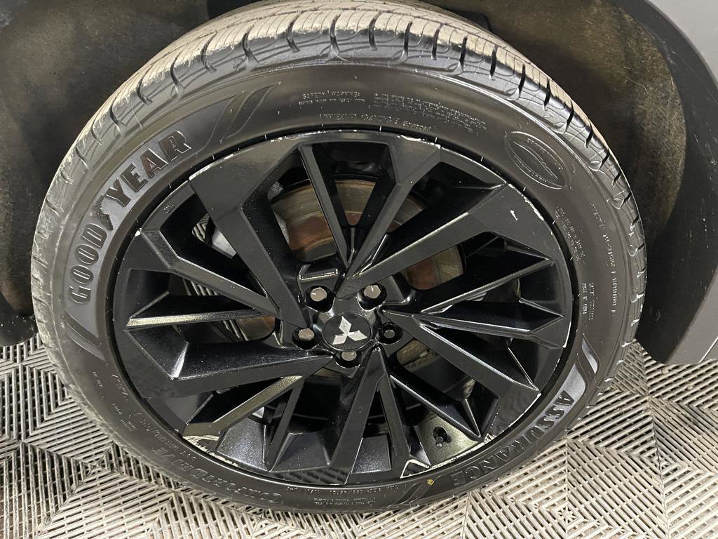 Used 2022 Mitsubishi Outlander SE AWD/4WD image 14