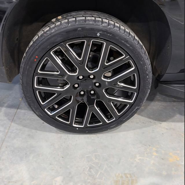 Used 2025 GMC Yukon XL Denali image 12