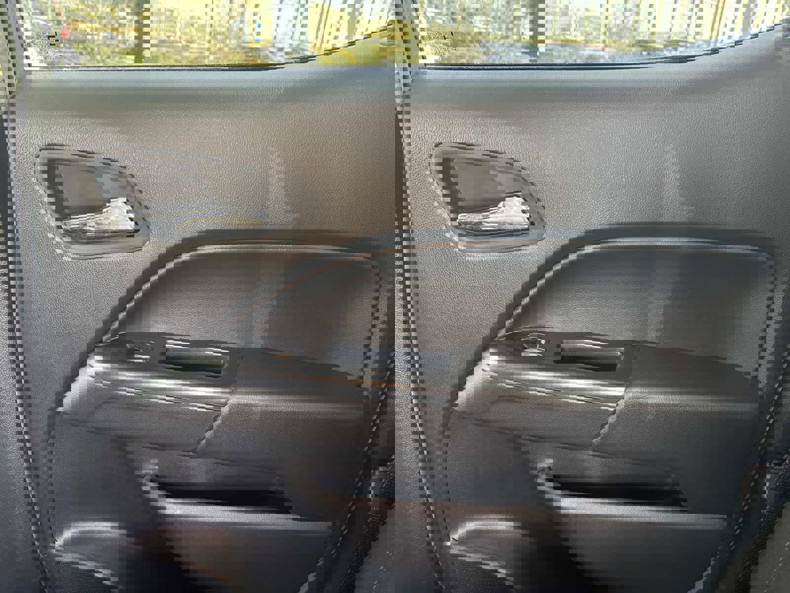 Used 2022 Chevrolet Colorado LT w/ LT Convenience Package image 14